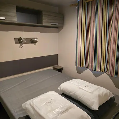 אתר קמפינג Mobil-home70 _ La Palmeraie טוריי