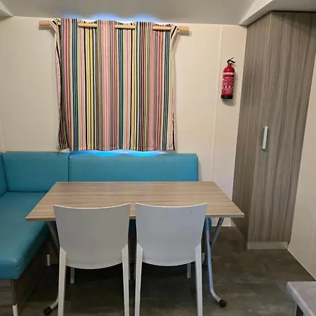 אתר קמפינג Mobil-home70 _ La Palmeraie טוריי